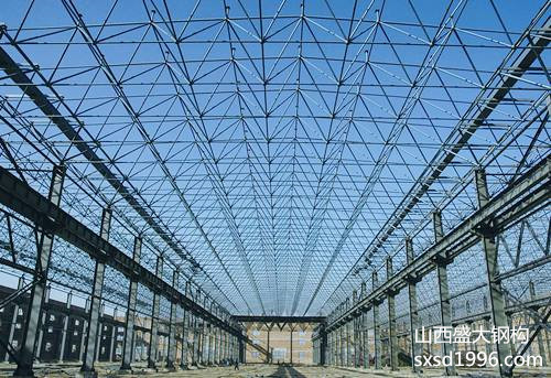 工程建設(shè)時(shí)鋼結(jié)構(gòu)和網(wǎng)架結(jié)構(gòu)我們要如何選擇？