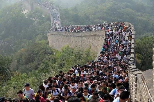 國(guó)慶假期已過，鋼結(jié)構(gòu)工程隊(duì)重新恢復(fù)了忙碌