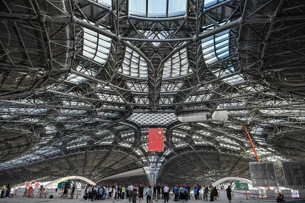 為什么現(xiàn)代建筑以鋼網(wǎng)架結(jié)構(gòu)居多？