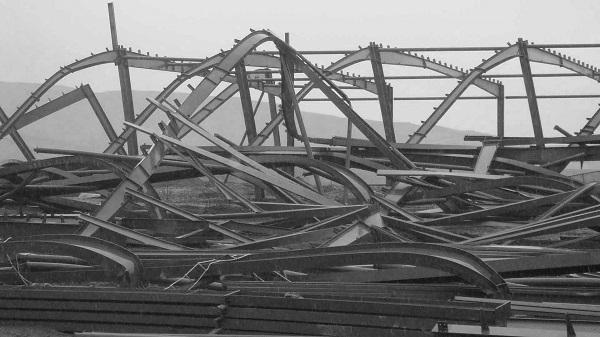 找到了，原來鋼結(jié)構(gòu)框架倒塌的原因是這個(gè)