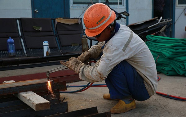 鋼結(jié)構(gòu)加工中焊縫裂紋這樣處理，簡單實用